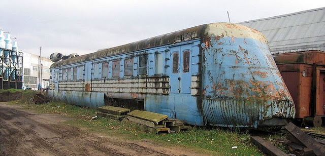 Penampakan Kereta Api Jet Peninggalan Uni Soviet 