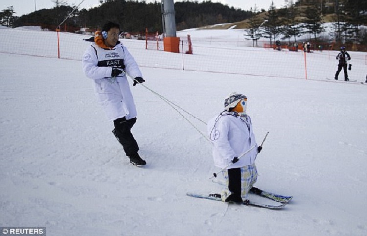 Turnamen Ski Khusus Robot Pertama Di Dunia Ada Di Korea