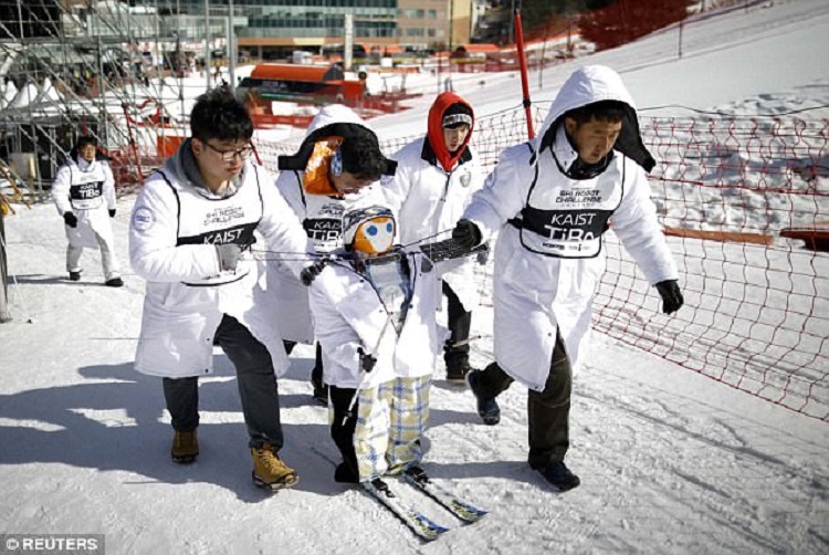 Turnamen Ski Khusus Robot Pertama Di Dunia Ada Di Korea