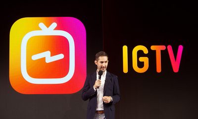 Instagram tampaknya serius untuk menantang YouTube dalam persaingan konten video. Perusahaan yang diakuisis oleh Facebook ini baru saja mengumumkan IGTV, inisiatif terbaru Instagram yang memungkinkan pengguna membuat saluran video mandiri dengan video berdurasi panjang. Seperti diumumkan pada blog resmi instagram pada 20 Juni lalu, IGTV diluncurkan sebagai aplikasi yang berdiri sendiri untuk iOS, Android dan juga akan tersedia di aplikasi Instagram. Instagram mencoba mengurangi dominasi Youtube dalam video. 1. Tampilan video pada IGTV adalah vertikal full screen. Tidak seperti YouTube, IGTV hanya untuk video vertikal full screen. Namun seperti YouTube, layanan ini terbuka untuk siapa saja yang ingin membuat saluran khusus. Pengguna dapat mengikuti saluran dan berinteraksi dengan pembuat video melalui komentar. 2. Untuk saat ini kamu harus melakukan live streaming untuk membuat video panjang. Sama seperti YouTube, Instagram juga memiliki komunitas pengguna yang besar, jadi akan lebih mudah untuk meraup jumlah pengikut dalam jumlah besar. Untuk saat ini, satu-satunya cara bagi para pengguna untuk memposting video panjang adalah dengan live streaming. 3. Saat ini IGTV tidak memiliki iklan IGTV tidak akan memiliki iklan untuk saat ini, tetapi besar kemungkinan akan ada di masa depan. Dia juga mencatat bahwa para pembuat konten dapat menautkan saluran-saluran IGTV, yang dapat membantu mereka mulai memonetisasi saluran mereka segera melalui kemitraan merek. Di dunia dengan terus meningkatnya pengguna smartphone, mungkin langkah cerdas yang diambil oleh Instagram untuk membuat aplikasi video untuk perangkat ponsel pintar dan bersaing dengan YouTube. Kita akan lihat seperti apa persaingan kedua perusahaan ini dalam segmen video.