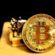 Mnuchin: “Tidak Apa-apa Membeli Bitcoin sebagai Pengganti Emas”